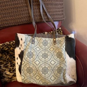 Myra Tote